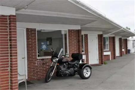 Lincoln House Motel - Lincoln, Maine 5