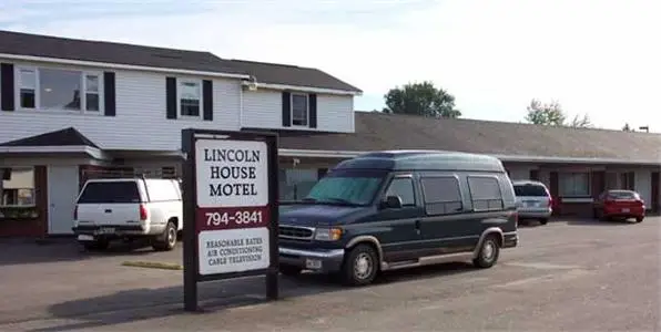 Lincoln House Motel - Lincoln, Maine 7